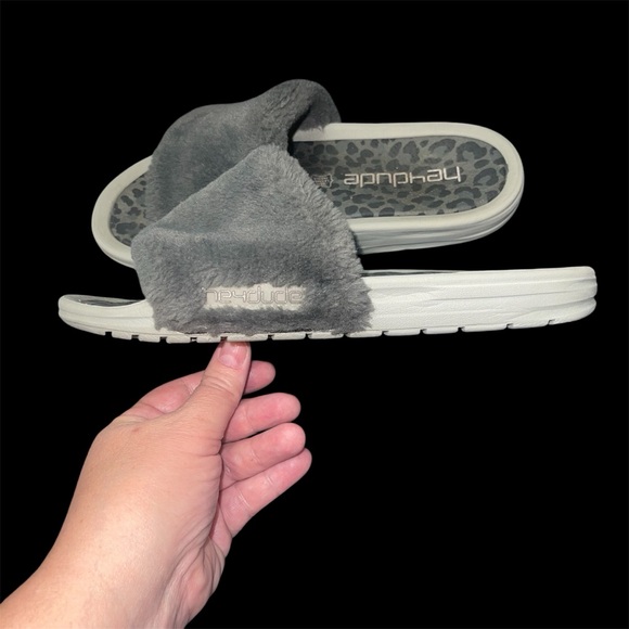 Hey Dude Peggy Grey Cheetah Women’s Size 8 - Picture 3 of 6